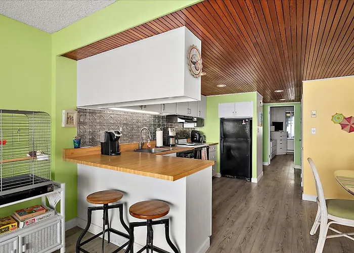 1 Bedroom Oceanfront Condo, Steps To The Beach!