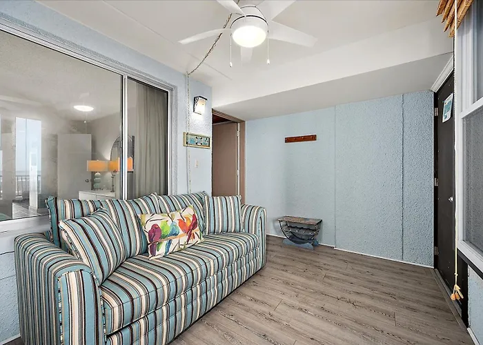 Holiday home 1 Bedroom Oceanfront Condo, Steps To The Beach!