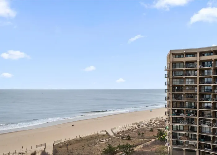 Holiday home 1 Bedroom Oceanfront Condo, Steps To The Beach! *