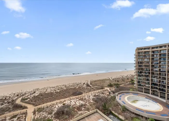1 Bedroom Oceanfront Condo, Steps To The Beach!