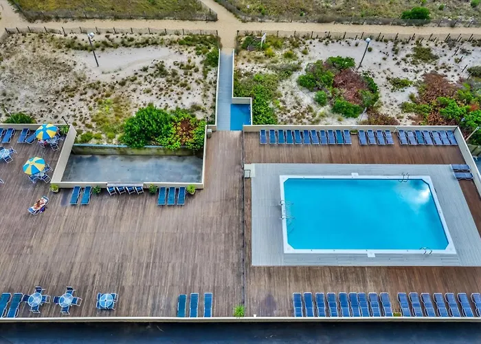 Holiday home 1 Bedroom Oceanfront Condo, Steps To The Beach! *